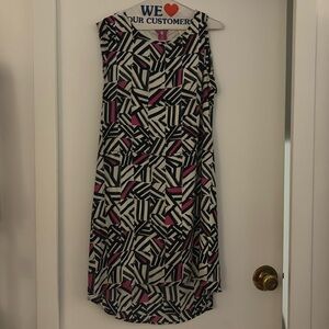 Super fun Everly shift dress. Perfect for a party or casual meetup.